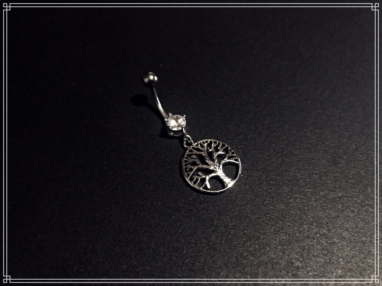 Piercing Nombril en acier Titane G23 symbole arbre de vie