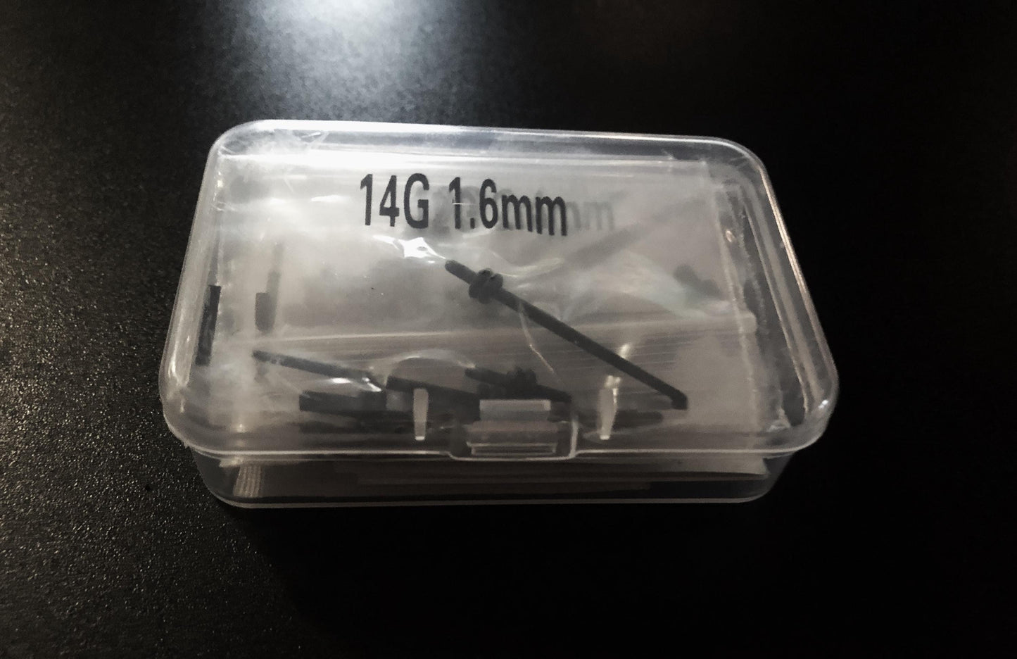 Mon premier kit d'étirement stretch de lobes - 1,6mm à 3,2mm + bijoux finaux tunnels silicones noires en 3,5mm - Pads alcools