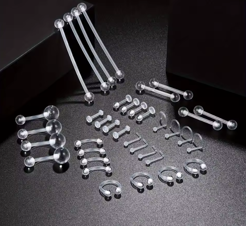 Piercings transparents souples en plastiques